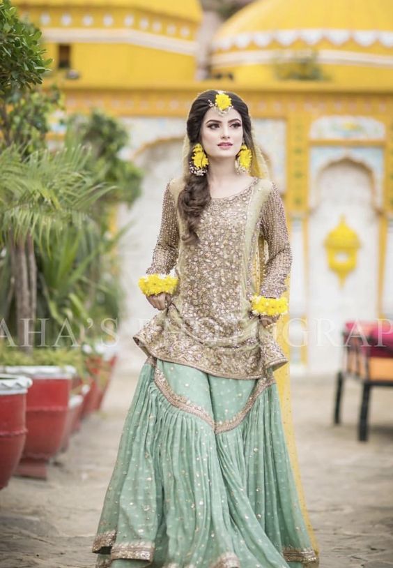 Latest Pakistani Girls Mehndi Dresses 2018-19 For Women (800 x 1155 Pixel)