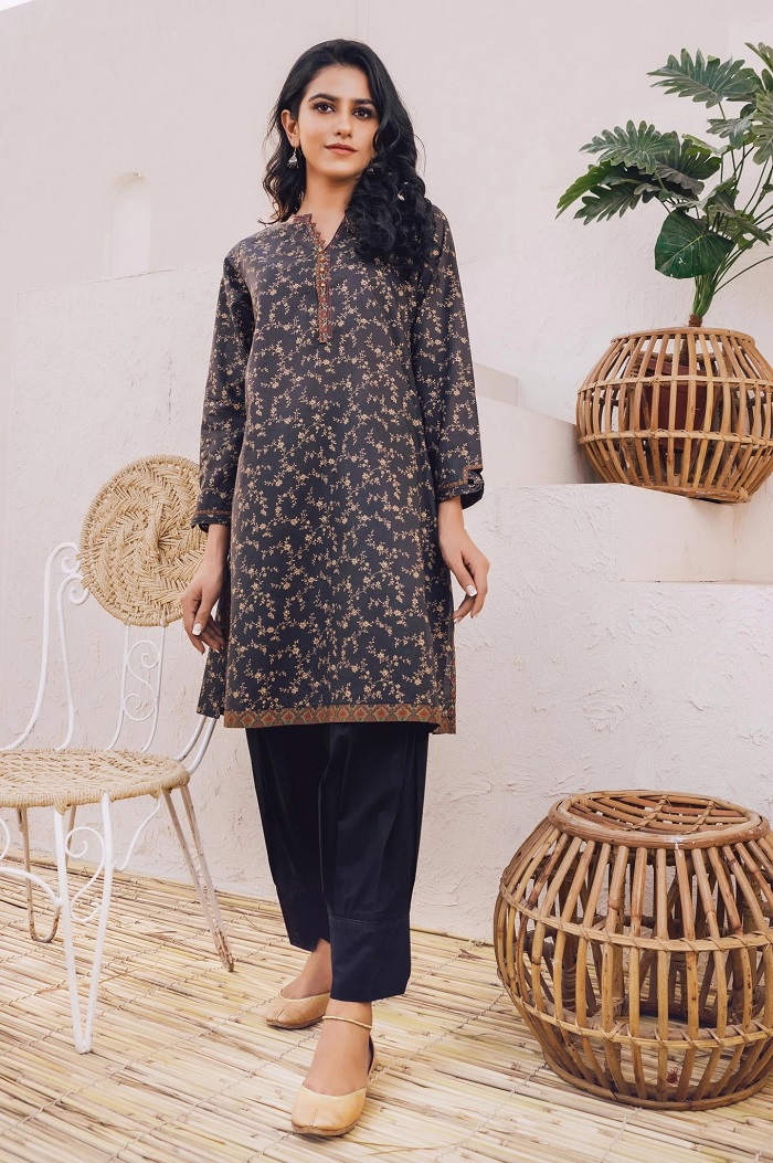 Zeenwomen Unstitched Lawn Summer Collection 2022 With Price